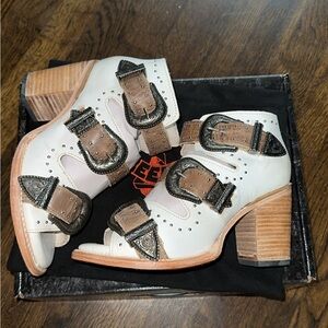 Freebird by Steven Violet White Multi NIB